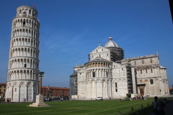 Höhe schiefer turm von pisa